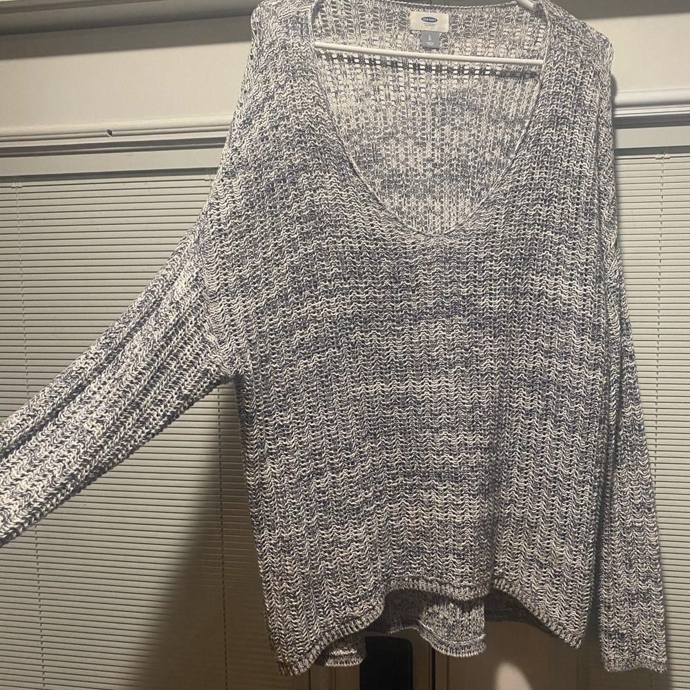 Old navy vneck sweater